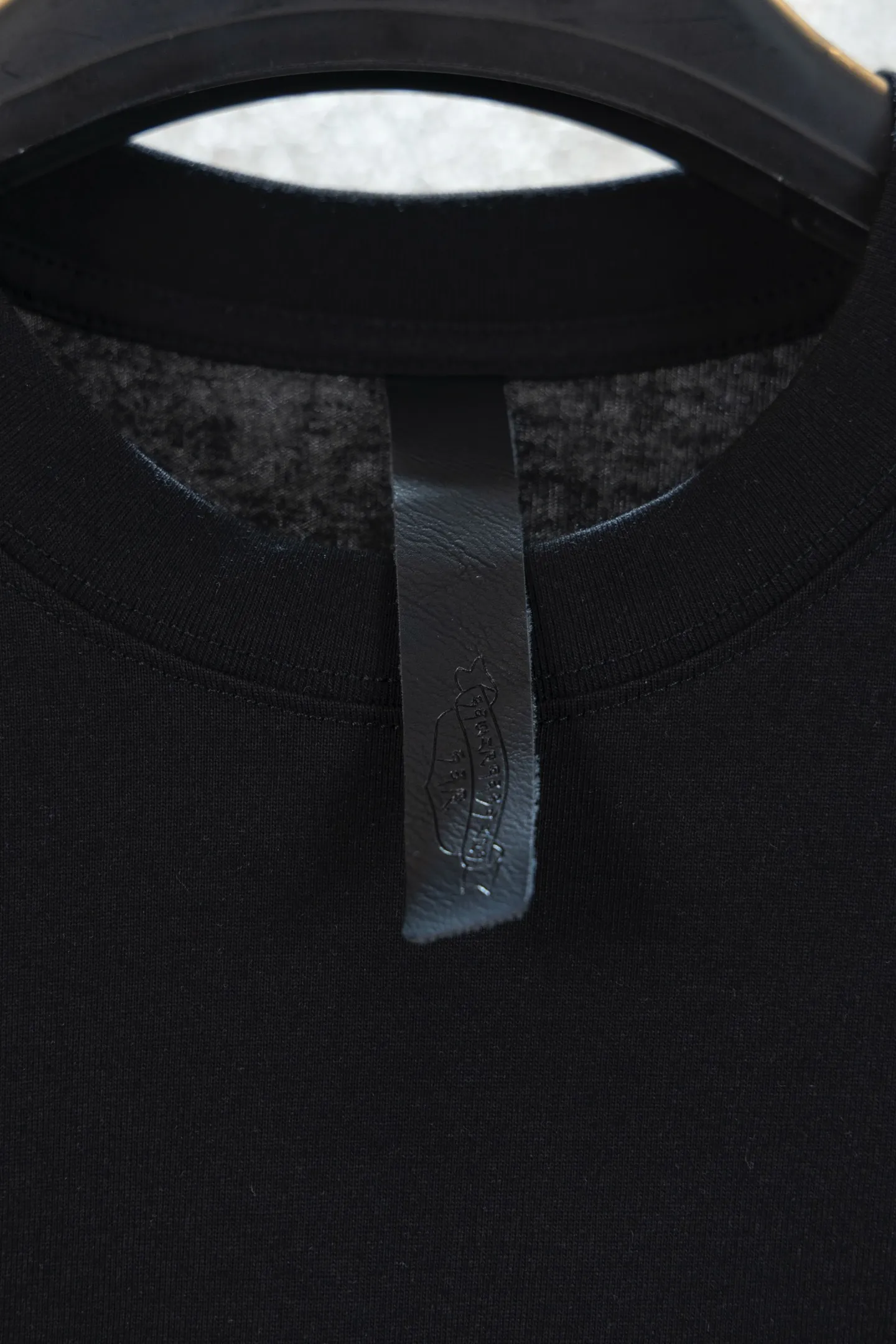 🅿️190 style number k737 Chrome hearte/Chrome heart ch 25ss Miami limited edition Sanskrit Year of the Dragon limited printed T-shirt short sleeves. A must-have item for daily commuting for men and women in light luxury. The correct version is welcome to compare. Detailed features ·280 grams of 100% cotton double yarn jersey fabric ·Custom dyed in the same cylinder, special thickened 32 pieces of double-strand 1x1 thread ·Double-needle cross-stitch technology ·Original main mark washed hangtag COLOUR: black white SIZE: xs s m L